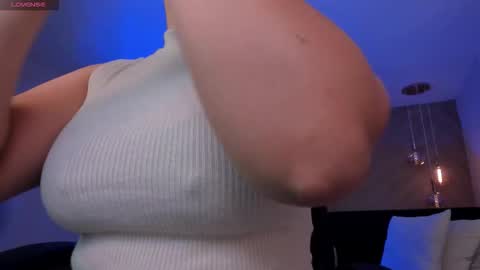 Snapshot of martinnabonnet chatting on 11/22/25, 10:14 Martinna Bonnet online show from 11/22/25, 10:14