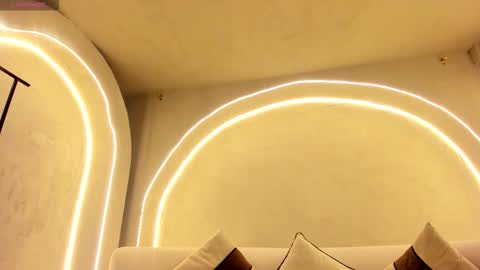 Snapshot of martinnabonnet chatting on 11/26/25, 10:05 Martinna Bonnet online show from 11/26/25, 10:05