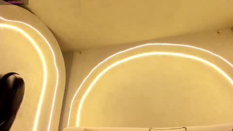 Snapshot of martinnabonnet chatting on 11/28/25, 09:45 Martinna Bonnet online show from 11/28/25, 09:45