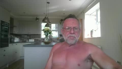 martinrgbxxxx online show from 05/30/26, 08:00