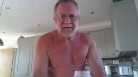 Snapshot of martinrgbxxxx chatting on 07/29/26, 08:45 martinrgbxxxx online show from 07/29/26, 08:45