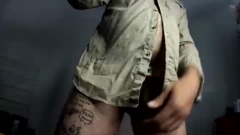 Snapshot of marty_gee chatting on 02/14/25, 10:14 mike golf0 online show from 02/14/25, 10:14