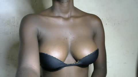 Snapshot of marvelous_pussy chatting on 06/25/26, 04:23 sonia online show from 06/25/26, 04:23