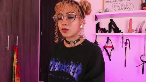 Snapshot of mary_jane_lovers chatting on 02/11/25, 11:01 Mary Jane online show from 02/11/25, 11:01