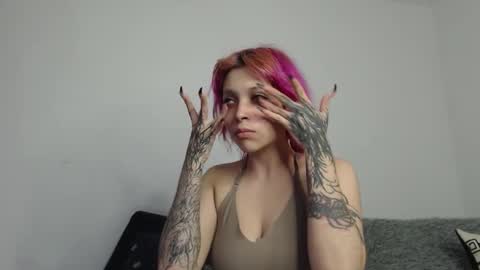                      100   online show from 10/06/25, 06:44