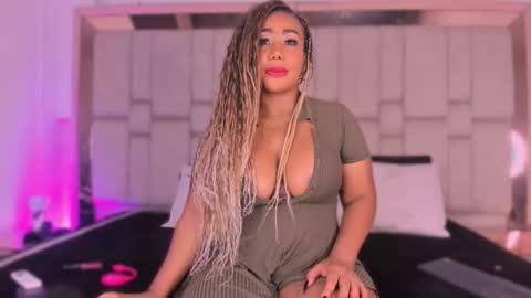   online show from 10/22/25, 08:41