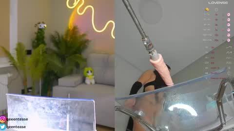 Snapshot of mary_lise chatting on 03/05/25, 09:26 Caroline qeeentease - ints qeentease - twitter online show from 03/05/25, 09:26