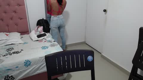 Hi guys im Mary  online show from 01/15/25, 12:04