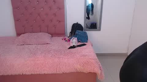 Hi guys im Mary  online show from 02/04/25, 12:11