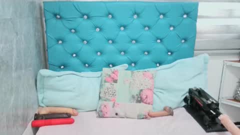  Mary Moon  online show from 02/10/25, 05:30