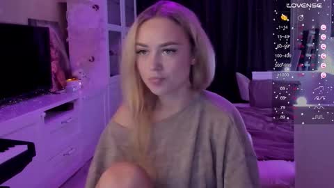 Mary online show from 09/28/25, 07:19