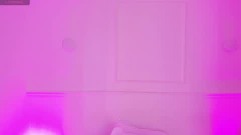 Snapshot of mary_suarez chatting on 10/12/25, 04:00 Maria online show from 10/12/25, 04:00