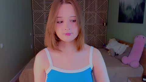 Snapshot of mary_u chatting on 06/25/26, 05:34 Ur Mary online show from 06/25/26, 05:34