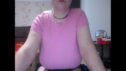 Snapshot of mary_x chatting on 03/12/25, 10:05 Mary online show from 03/12/25, 10:05