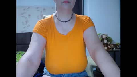 Snapshot of mary_x chatting on 06/17/26, 03:09 Mary online show from 06/17/26, 03:09