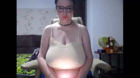 Snapshot of mary_x chatting on 06/22/26, 03:25 Mary online show from 06/22/26, 03:25