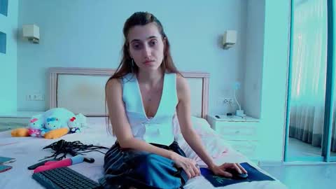 marya442004 online show from 11/06/25, 11:11