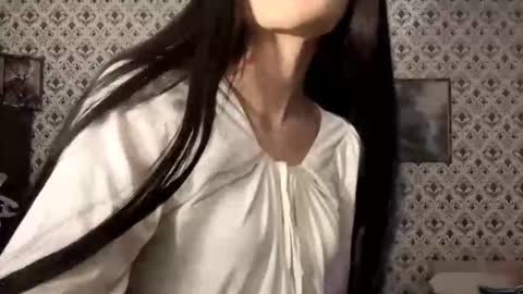 Snapshot of maryamtraylor chatting on 11/27/25, 02:41 Sofia online show from 11/27/25, 02:41