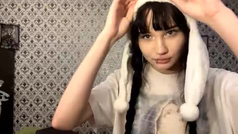 Snapshot of maryamtraylor chatting on 11/28/25, 01:58 Sofia online show from 11/28/25, 01:58