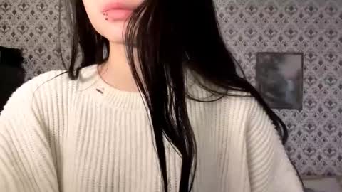 Sofia online show from 12/21/25, 06:42