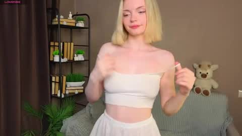 Mary online show from 05/04/26, 12:28