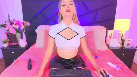 Snapshot of marydeniro chatting on 09/09/25, 08:41 online show from 09/09/25, 08:41