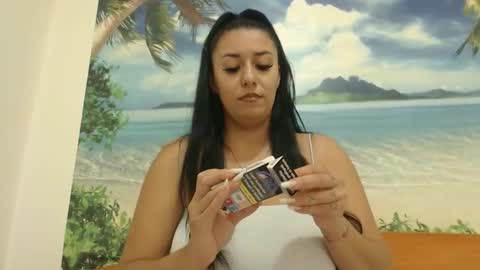 maryem online show from 10/22/25, 10:59