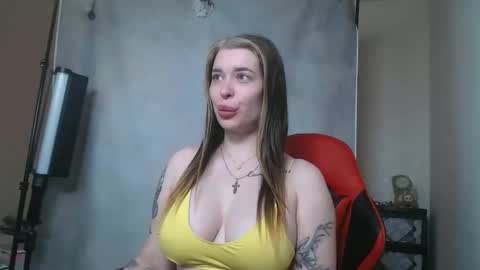 Snapshot of maryh0tlove chatting on 04/20/26, 09:45 maryh0tlove online show from 04/20/26, 09:45