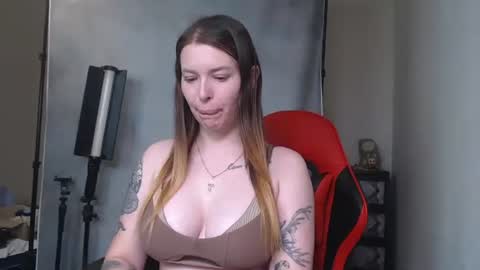 MaryHotLoves online show from 10/22/25, 04:51