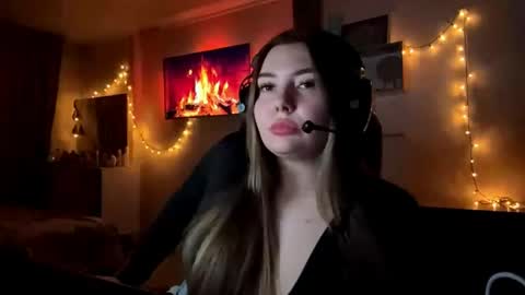 Snapshot of maryjanetreible chatting on 04/23/26, 03:14 Annie online show from 04/23/26, 03:14