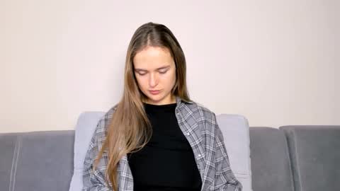 Mari online show from 12/18/25, 07:14