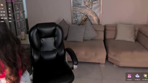 Snapshot of marylewis_ chatting on 11/05/25, 12:16 Mary online show from 11/05/25, 12:16