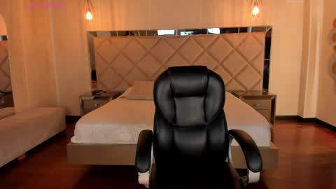 Snapshot of marylewis_ chatting on 04/10/26, 11:59 Mary online show from 04/10/26, 11:59