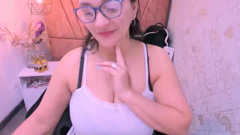 Marylin online show from 09/10/25, 07:47