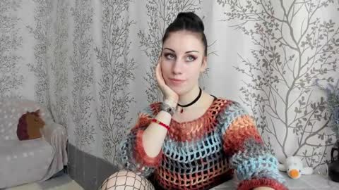 Snapshot of marylou_ chatting on 12/08/24, 06:22 Mary Lou online show from 12/08/24, 06:22