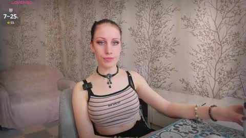 Snapshot of marylou_ chatting on 04/25/26, 04:04 Mary Lou online show from 04/25/26, 04:04
