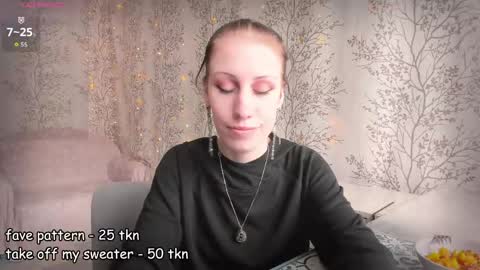 Snapshot of marylou_ chatting on 05/14/26, 07:15 Mary Lou online show from 05/14/26, 07:15