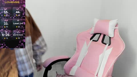 Dulce Maria online show from 12/18/24, 01:05