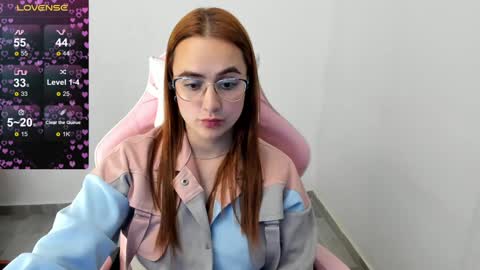 Dulce Maria online show from 01/05/25, 02:27