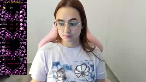 Dulce Maria online show from 02/18/25, 11:41