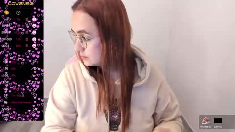 Dulce Maria online show from 02/19/25, 02:44