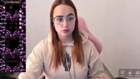 Dulce Maria online show from 03/04/25, 03:44