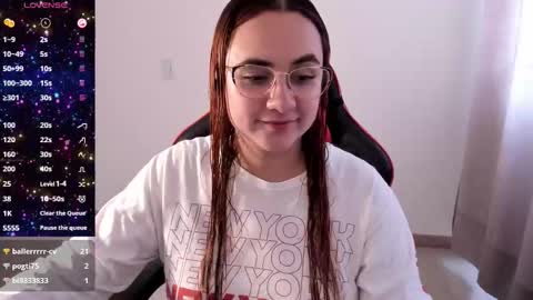 Dulce Maria online show from 10/22/25, 05:34