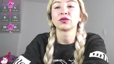 Snapshot of marylyrose chatting on 09/13/25, 12:21 maryly rose online show from 09/13/25, 12:21