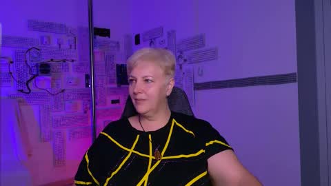 Snapshot of marymogan chatting on 09/09/25, 08:14 marymogan online show from 09/09/25, 08:14