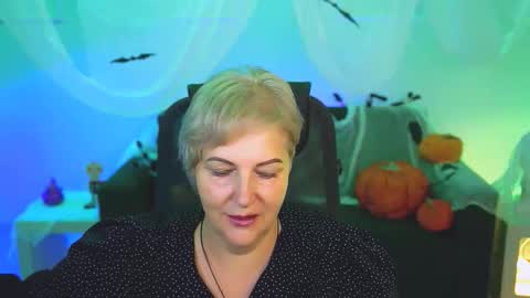 Snapshot of marymogan chatting on 10/20/25, 04:02 marymogan online show from 10/20/25, 04:02