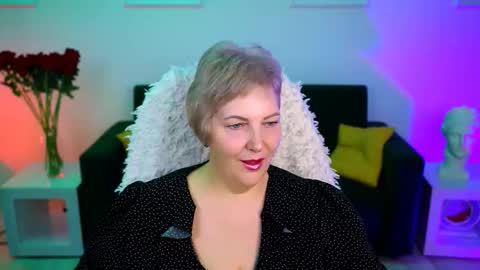 Snapshot of marymogan chatting on 11/17/25, 04:51 marymogan online show from 11/17/25, 04:51