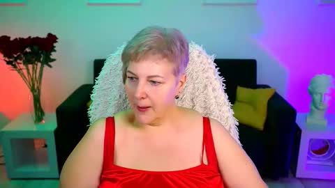 Snapshot of marymogan chatting on 11/18/25, 04:50 marymogan online show from 11/18/25, 04:50