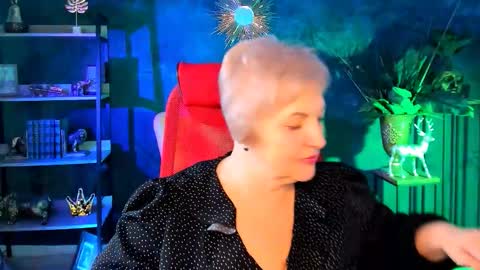 Snapshot of marymogan chatting on 11/25/25, 05:18 marymogan online show from 11/25/25, 05:18