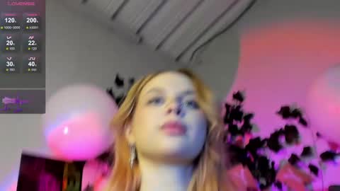 Snapshot of marynixoxo chatting on 02/18/25, 04:04 Mary x online show from 02/18/25, 04:04